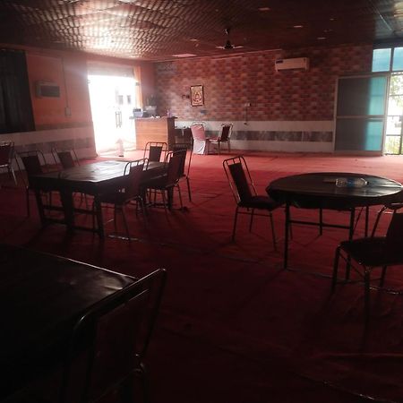 New Paradise Hotel &Restaurant Alwar Exteriör bild
