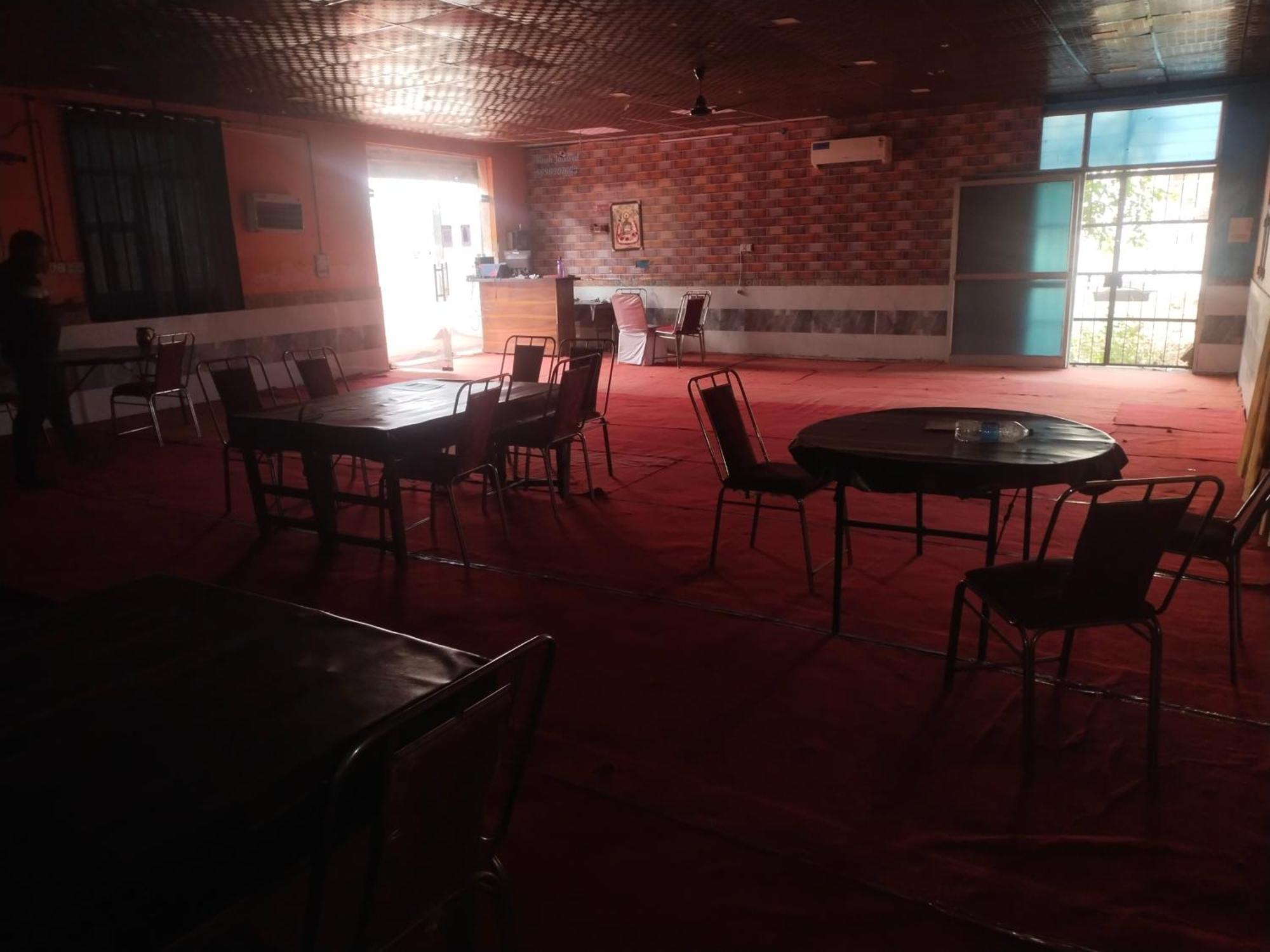 New Paradise Hotel &Restaurant Alwar Exteriör bild